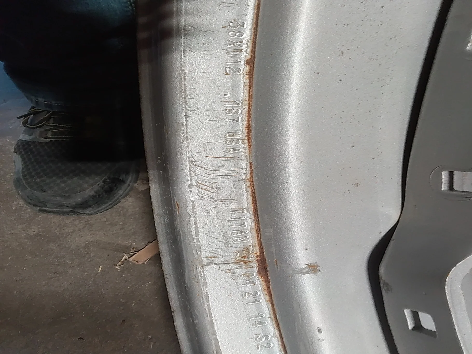 Used 12 x 38 24-33.25 3 Bolt Waffle Silver Wheel image 5