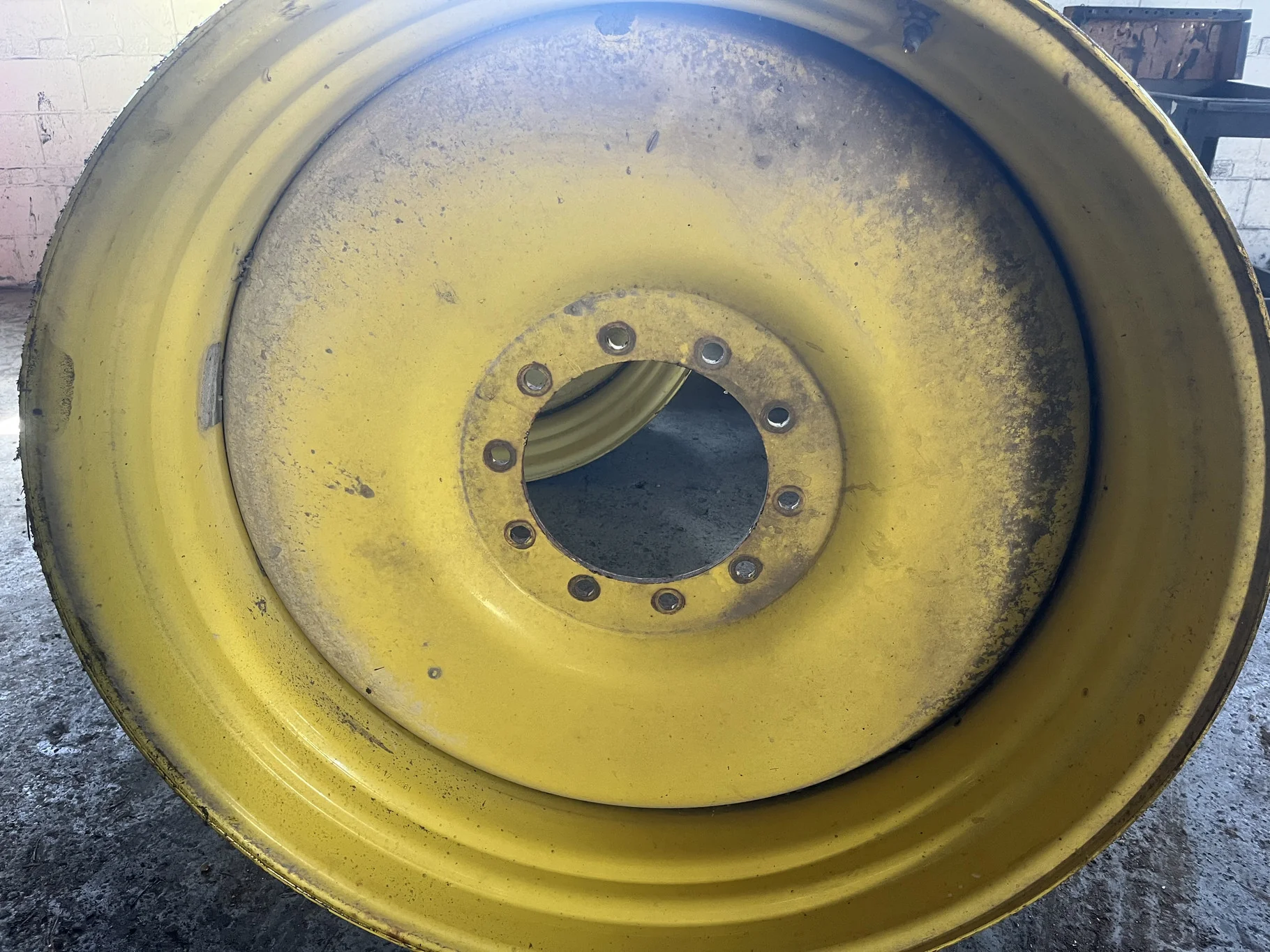 Take-Off 18 X 42 10-13.19-11.07 Yellow Sprayer Wheel
