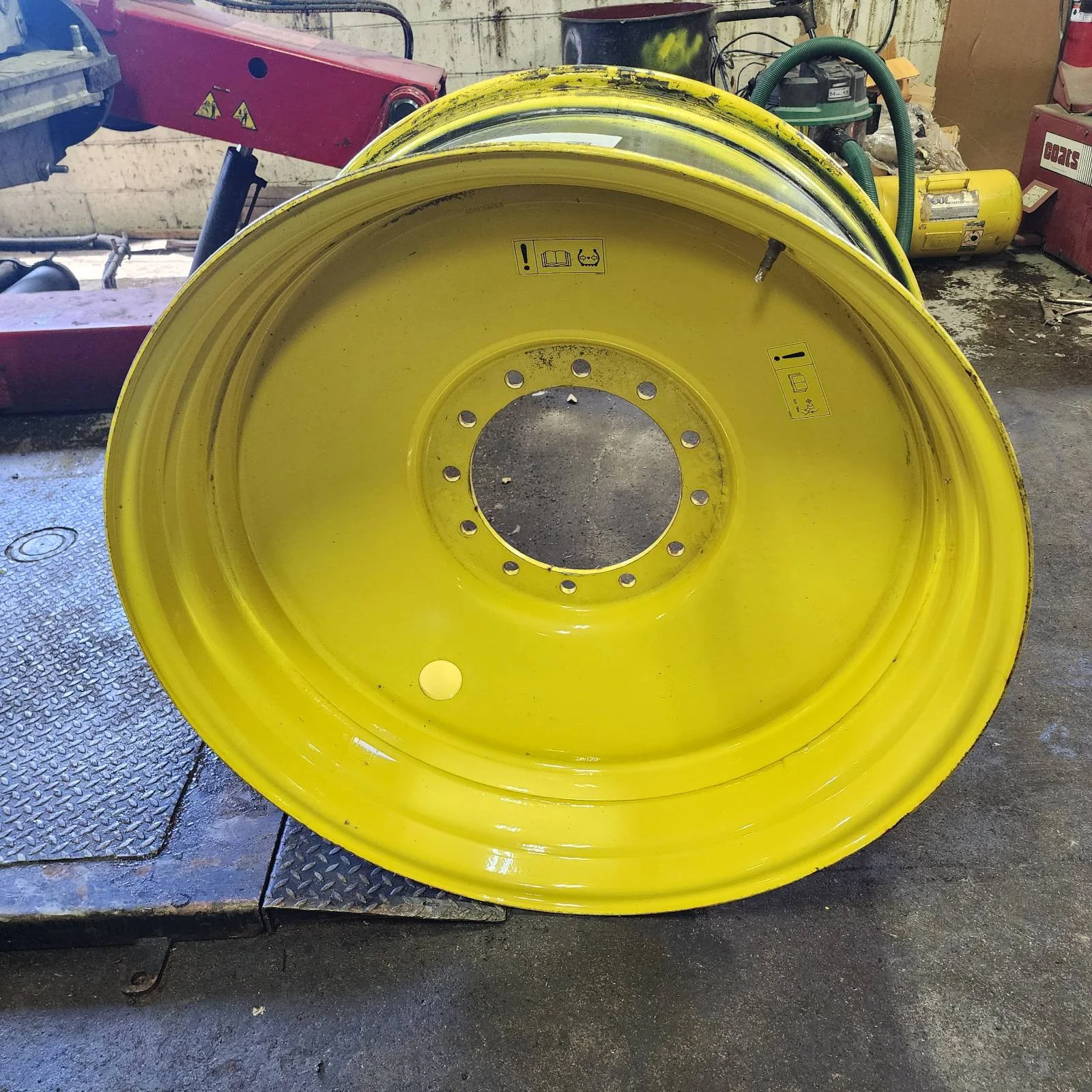 Take-Off 18 X 38 12-13.976-11.857-1 6.75"BS Dual Yellow Wheel image 3