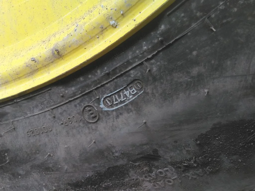 Take-Off 520/85R42 168D BKT Agrimax Teris TL R-1 95-100% On 18 x 42 (10-13.19-11.07) DD Wheel