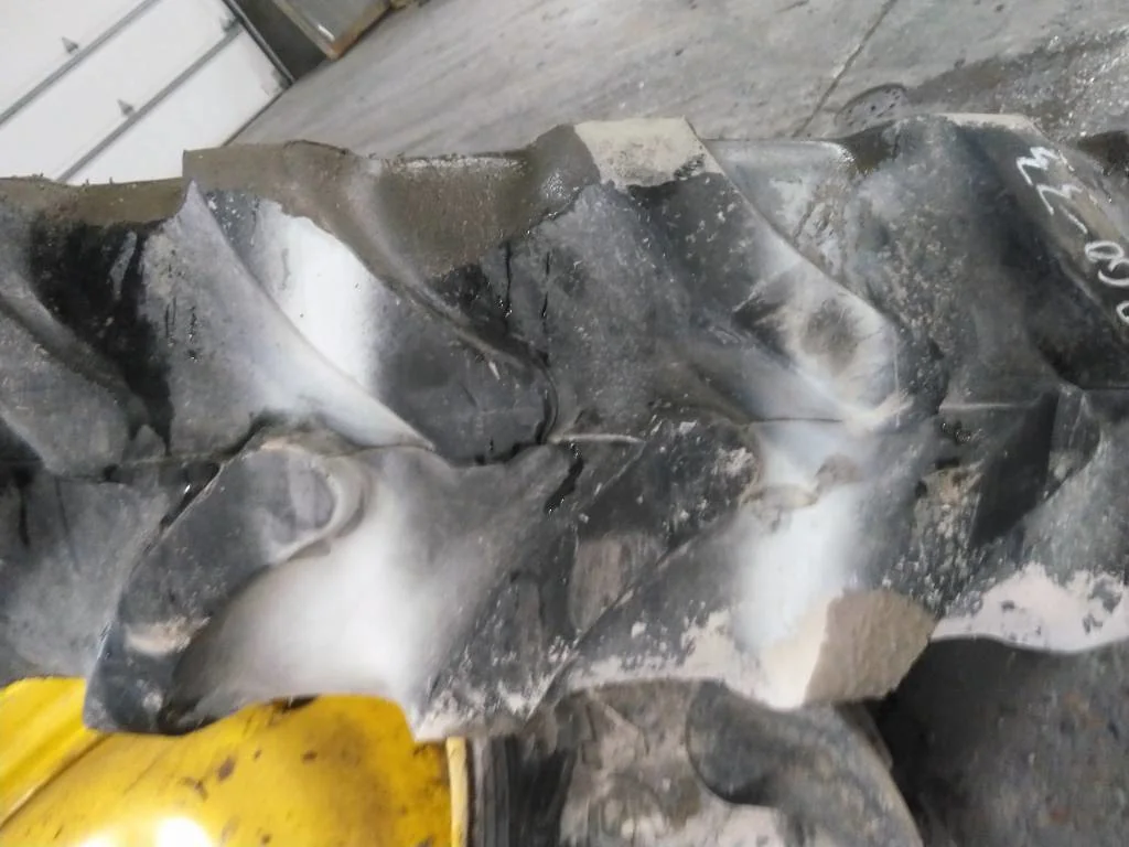 Used IF380/90R46 168D Goodyear Ultra Sparayer TL R-1 85-90% On 13 x 46 (12-13.976-11.857-1) Bubble image 3