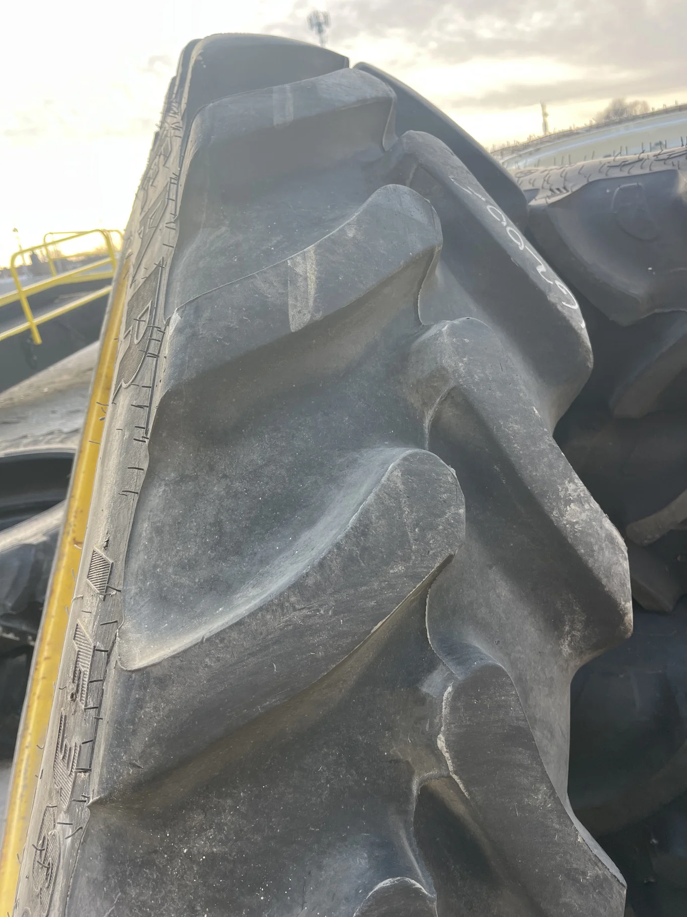 Used IF380/90R46 168D Goodyear Ultra Sparayer TL R-1 85-90% On 13 x 46 (12-13.976-11.857-1) Bubble image 5