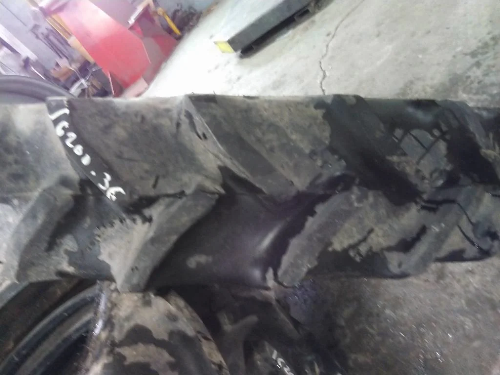 Used 320/80R42 141B Goodyear Super Traction Radial TL R-1W 75-80% (DOT-4613) image 2