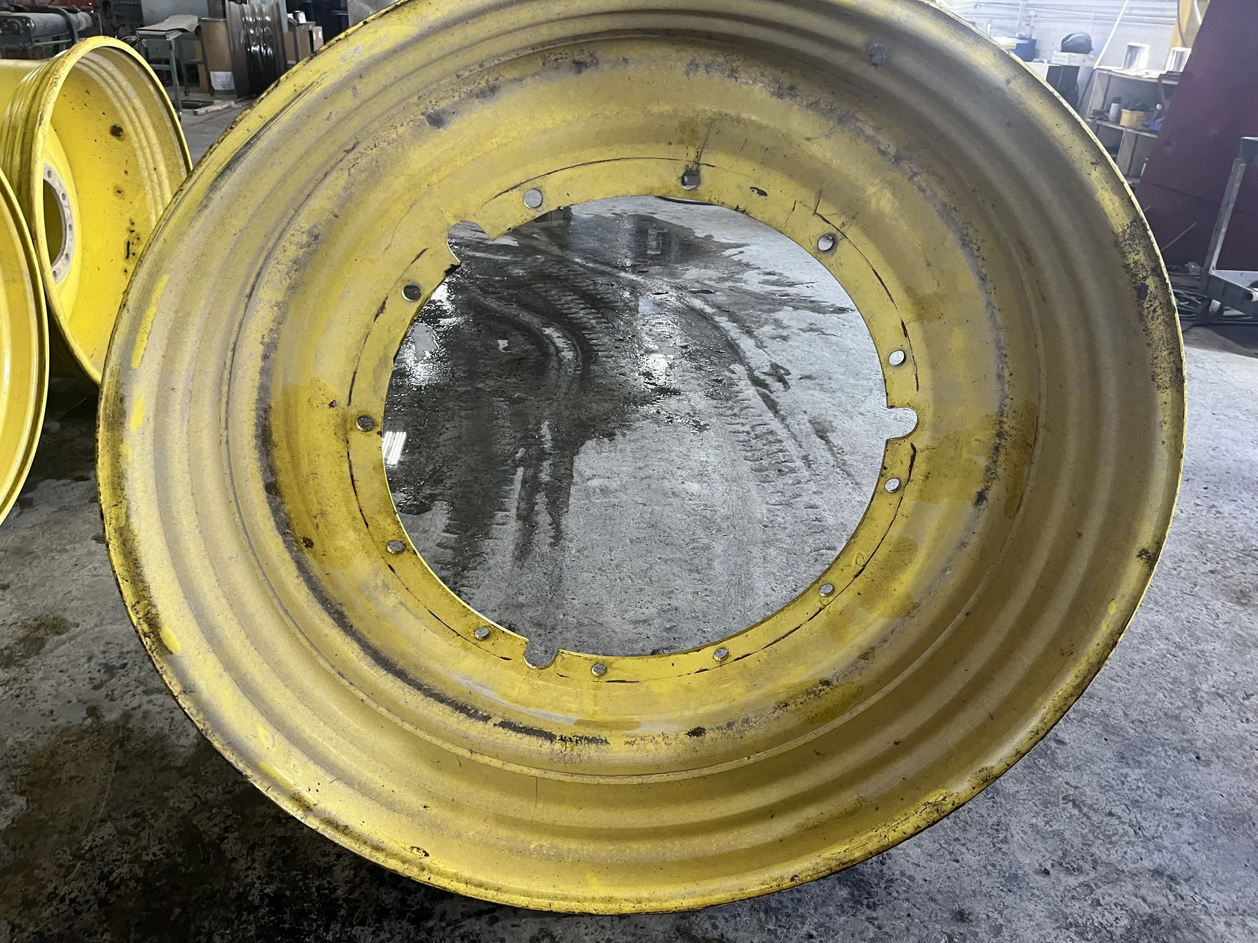 Used 15 X 50 12-32.04-30.17 Rim & Rail Yellow Wheel image 2