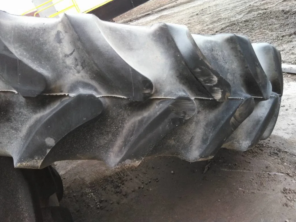 Used 380/90R46 168A8 Goodyear Ultra Sprayer TL R-1 90-95% On 12 x 46 (12-13.976-11.857-1) Bubble image 4