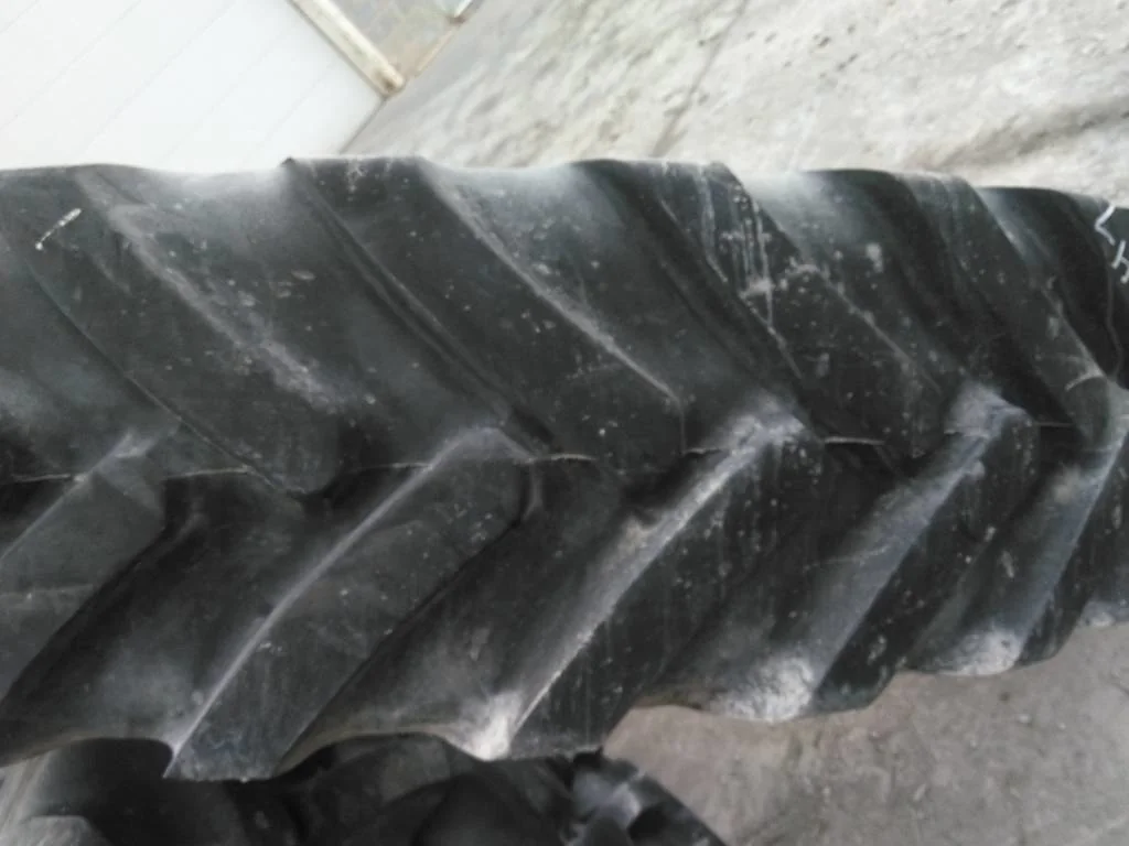 Used VF380/90R46 173D Michelin Spaybib TL R-1 75-80% (Mild Cuts In Tire) image 3
