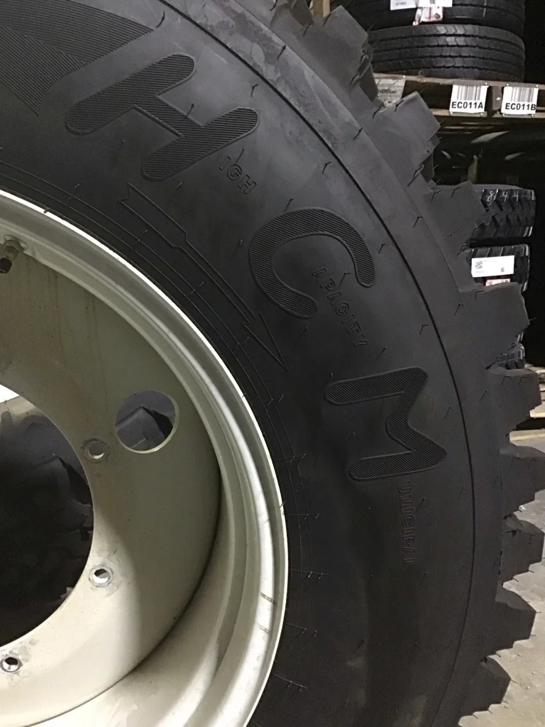 Take-Off 400/80R28 146D Mitas High CM TL Multi-Purpose 95-100% on 14 x 28 8-15.945-14.281 Solid image 3