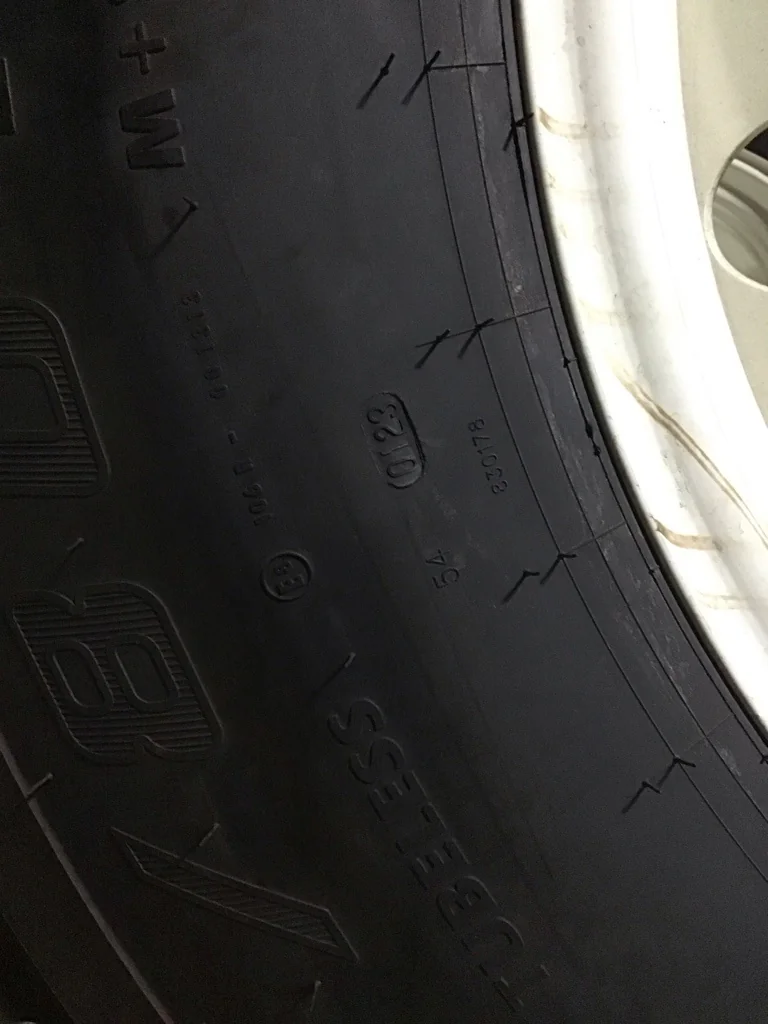 Take-Off 400/80R28 146D Mitas High CM TL Multi-Purpose 95-100% on 14 x 28 8-15.945-14.281 Solid image 5