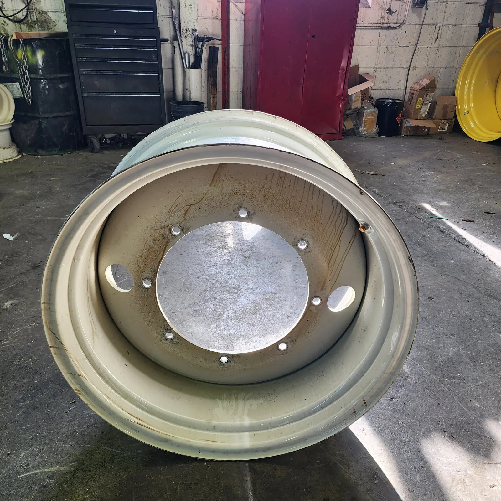 Take-Off 14 X 28 8-15.945-14.281 Solid White Wheel