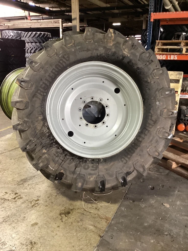 Take-Off 600/65R38 153D Trelleborg TM 800 TL R-1W 95 - 100% on 18 x 38 10-13.19-11.07  Solid Grey