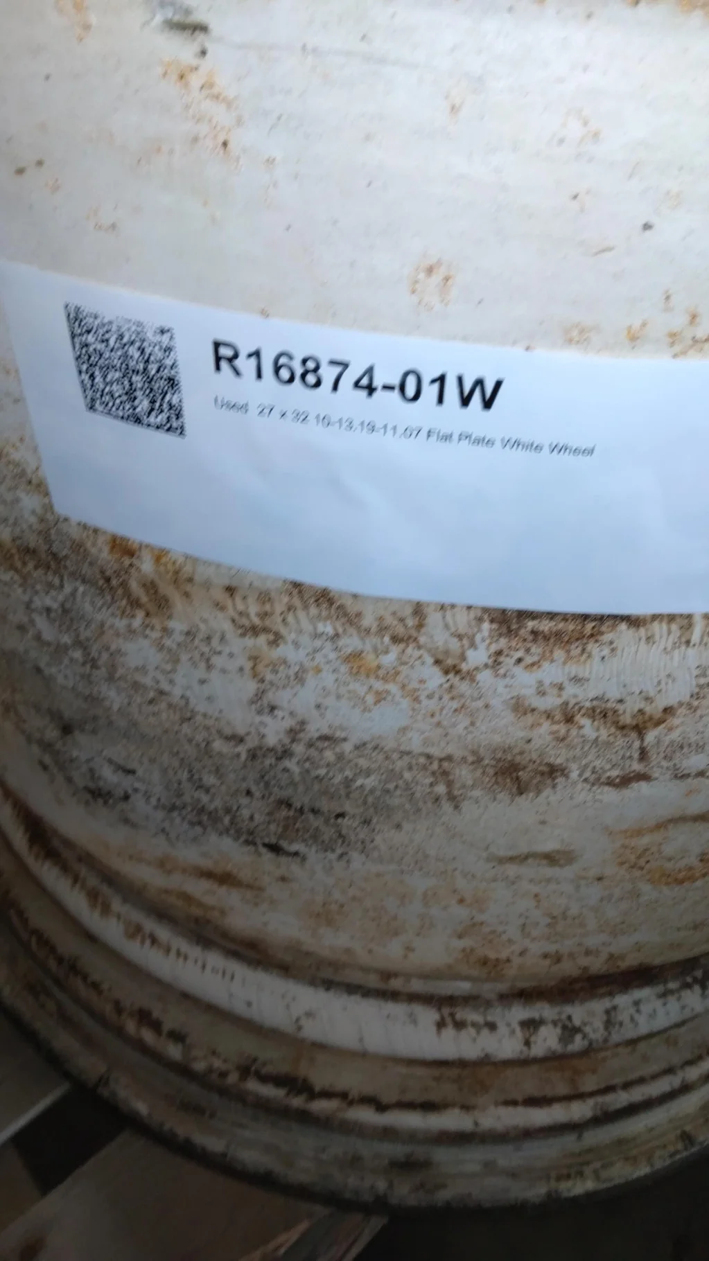 Used 27 x 32 10-13.19-11.07 Flat Plate White Wheel image 4