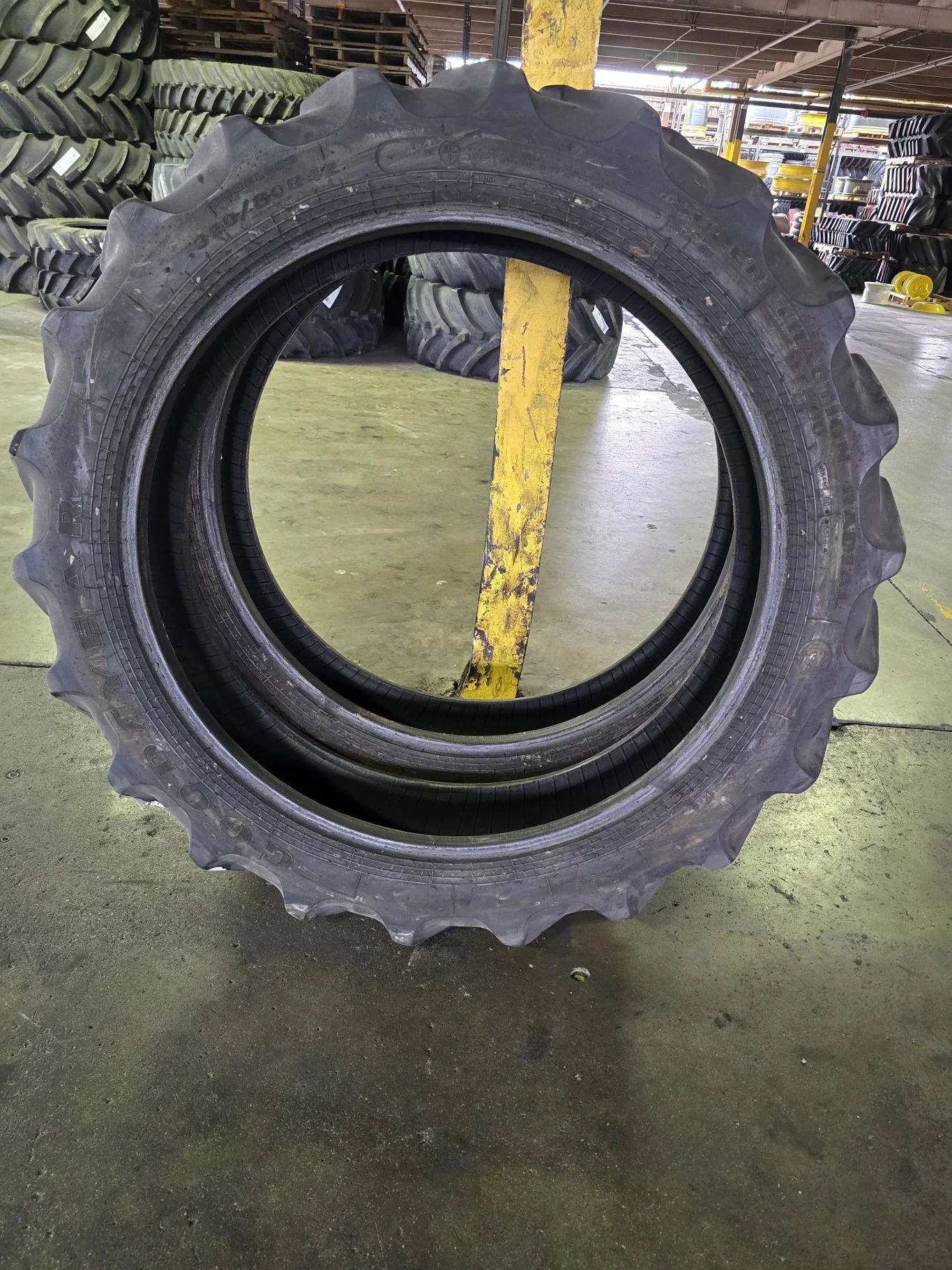 Used 320/85R42 141A8 Goodyear Super Traction DT800 TL R-1W 70-75%