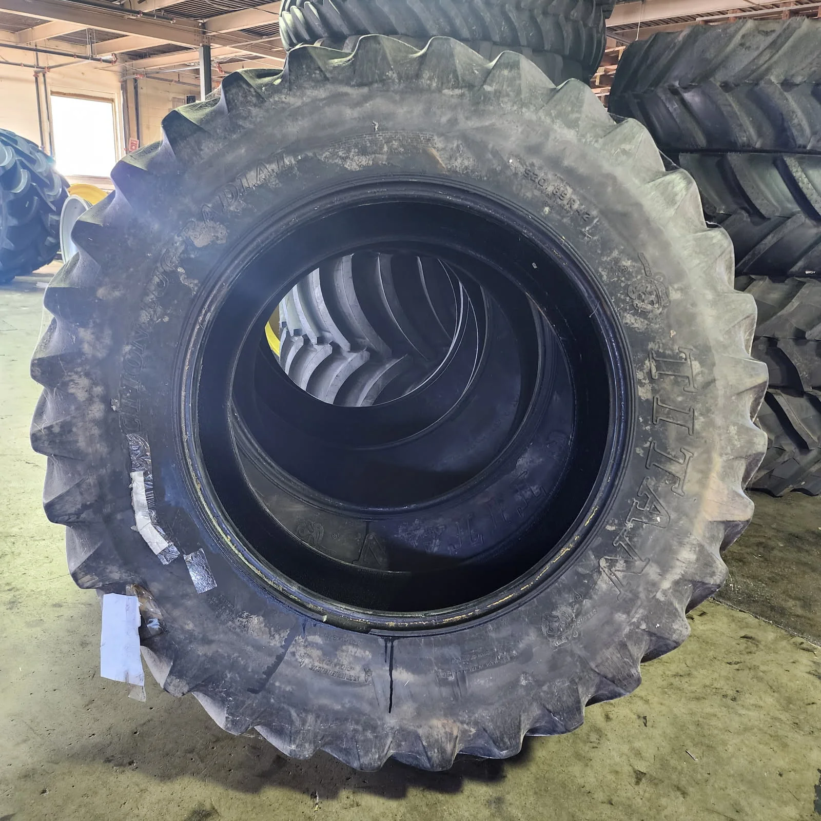 Used 520/85R42 157A8 Titan Hi-Traction Lug R-1 TL 75-80%