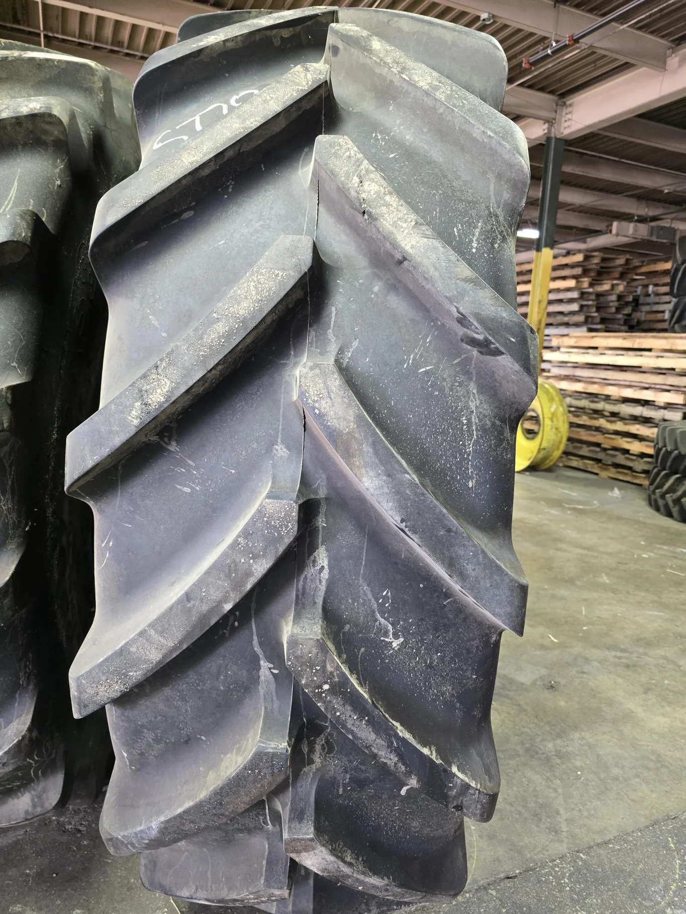 Used 650/85R38 173D Michelin MachXbib TL R-1W 90-95% image 3