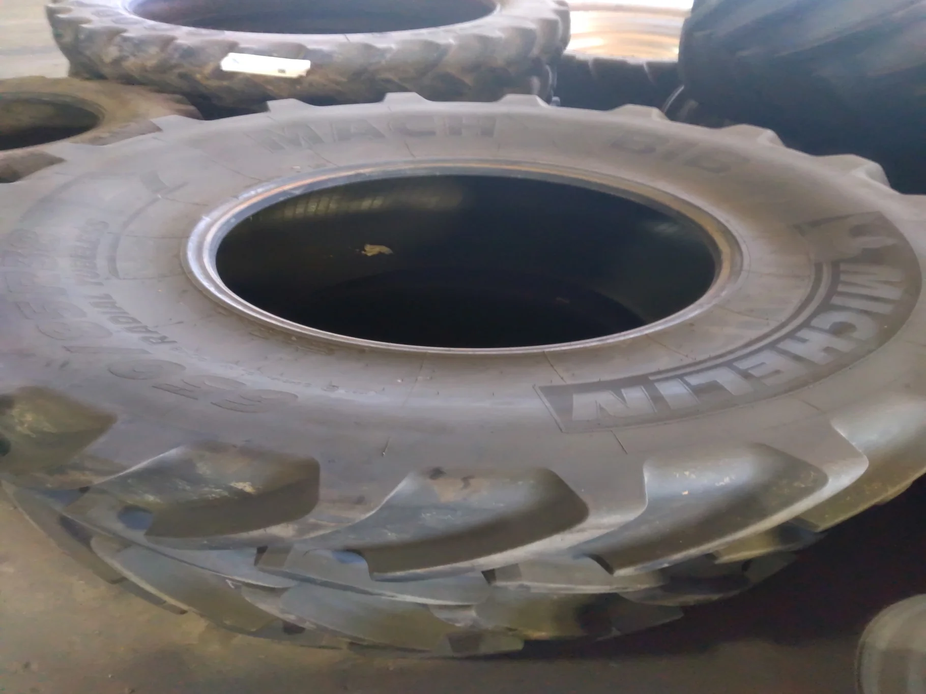 Used 650/85R38 173D Michelin MachXbib TL R-1W 90-95%