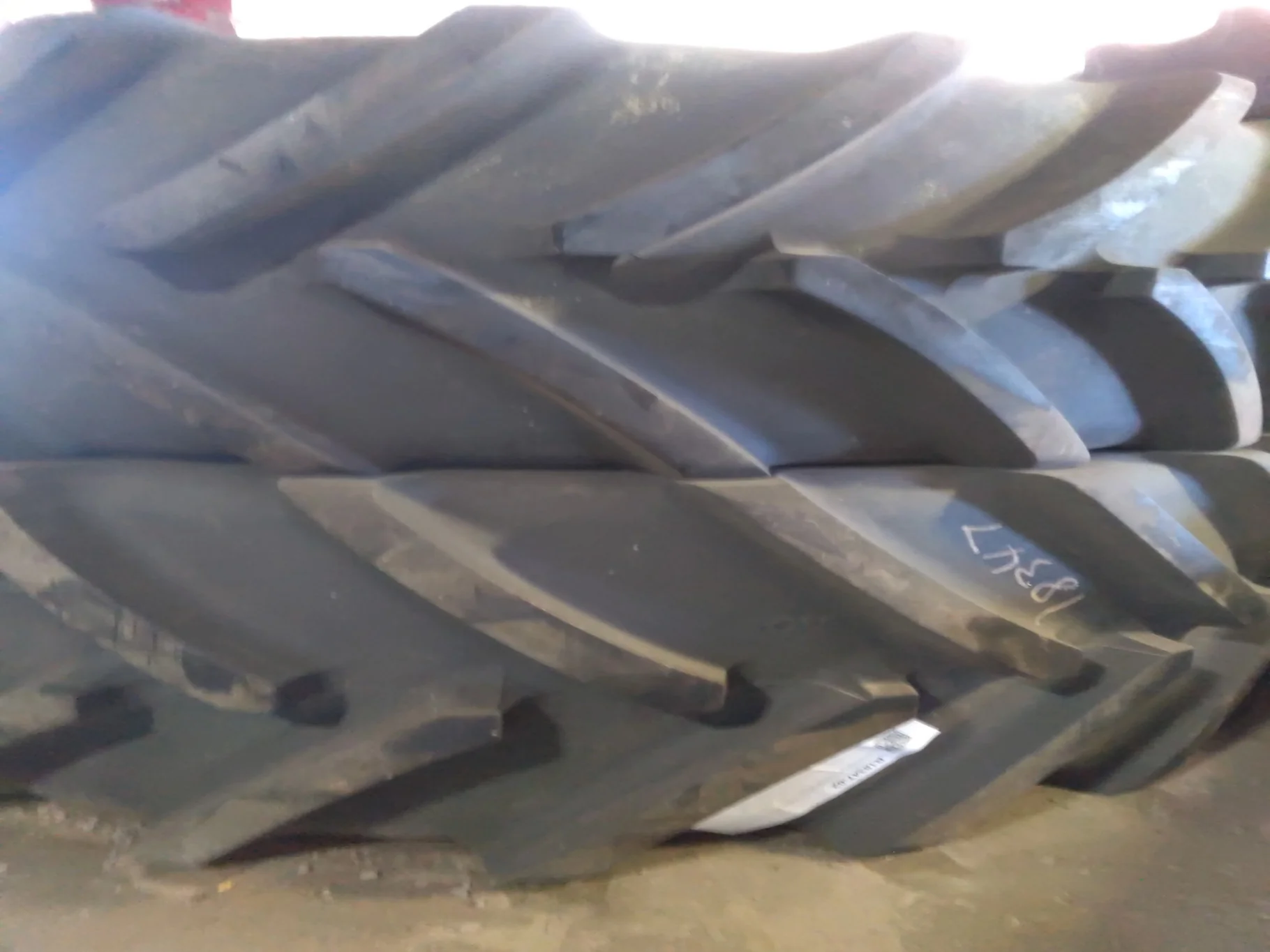 Used 650/85R38 173D Michelin MachXbib TL R-1W 90-95% image 3