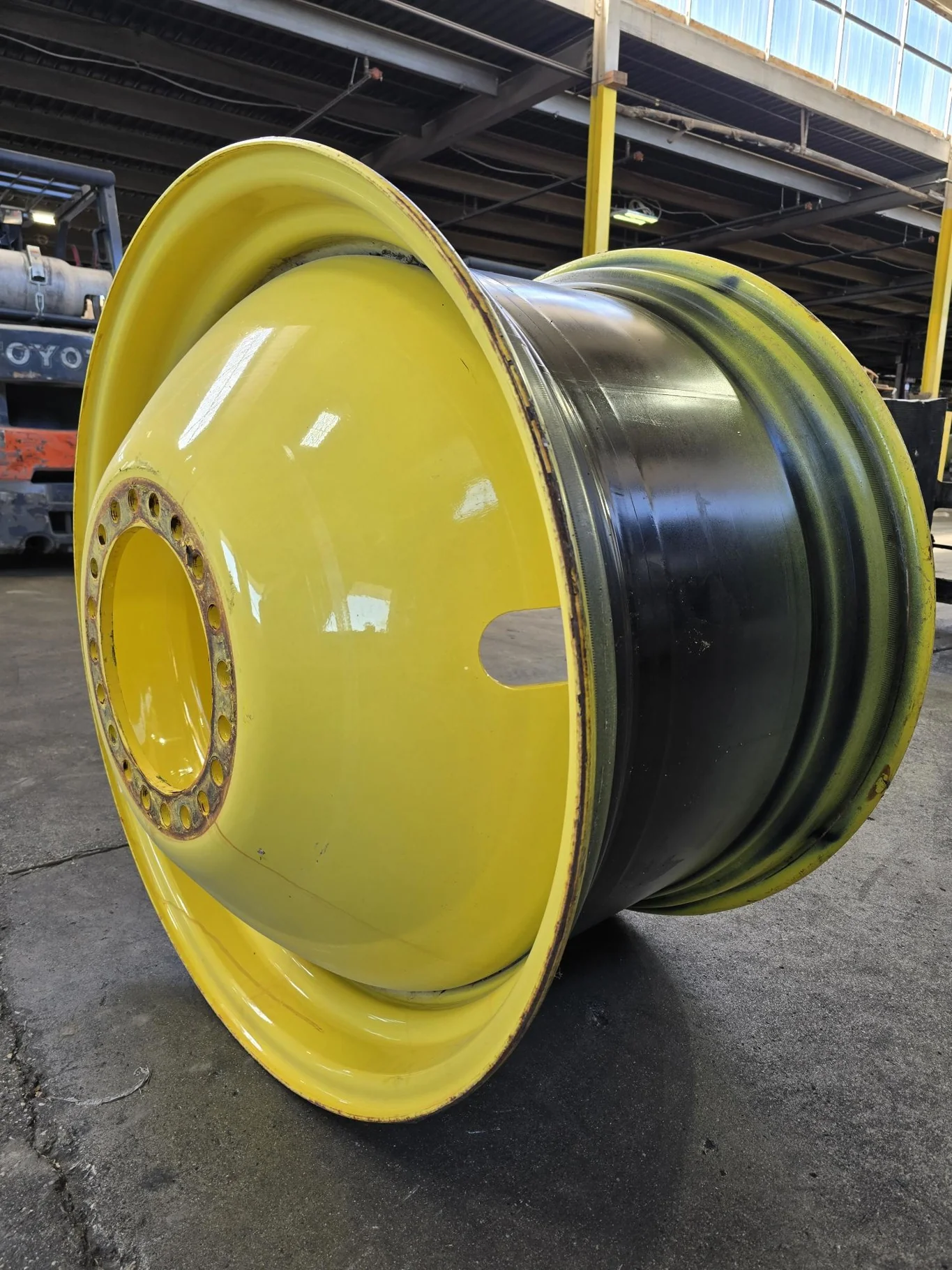 Used 23 x 38 20-13.189-11.07 Yellow Dolly Dual Wheel image 2