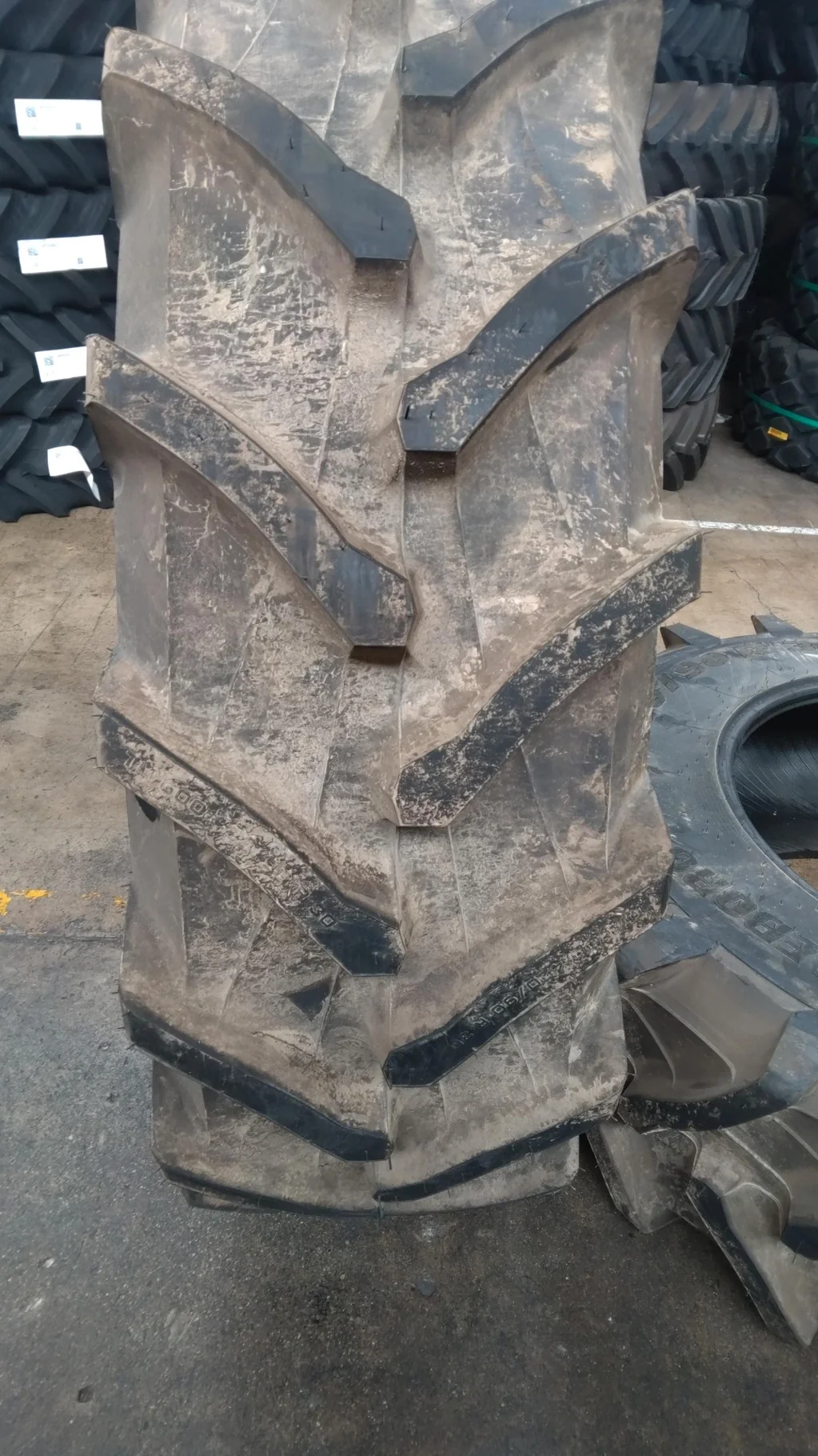 Take-off 420/90R30 147A8 Trelleborg TM 600 TL R-1W 95-100%