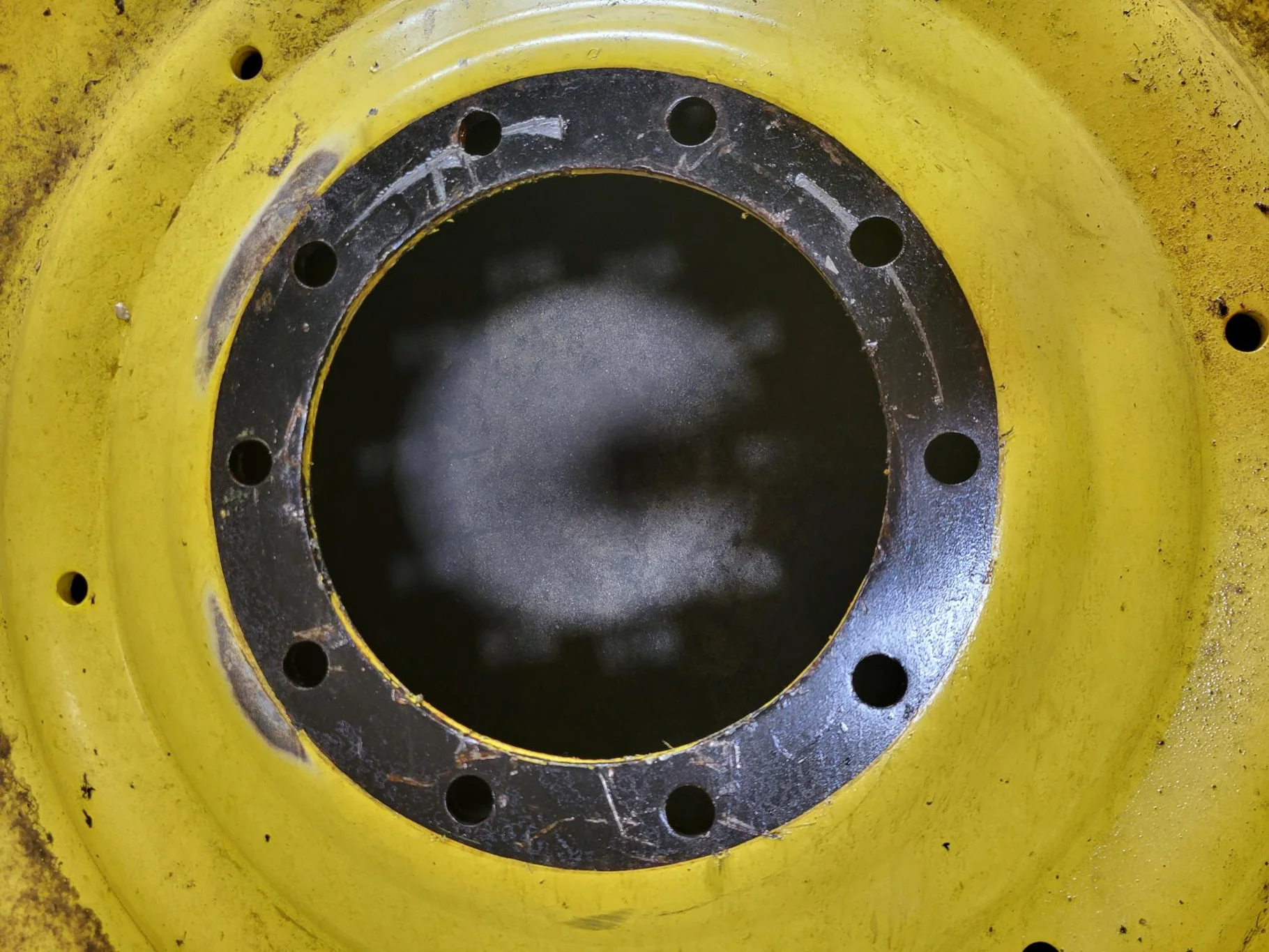 Used 12 x 54 Titan 10-13.19-11.07 Dual Wheel image 2