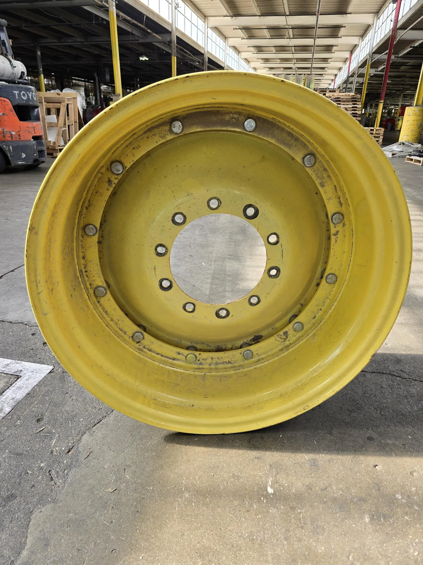Used 15 x 34 10-13.189-11.07 Rim & Rail Yellow Wheel w/ Disc