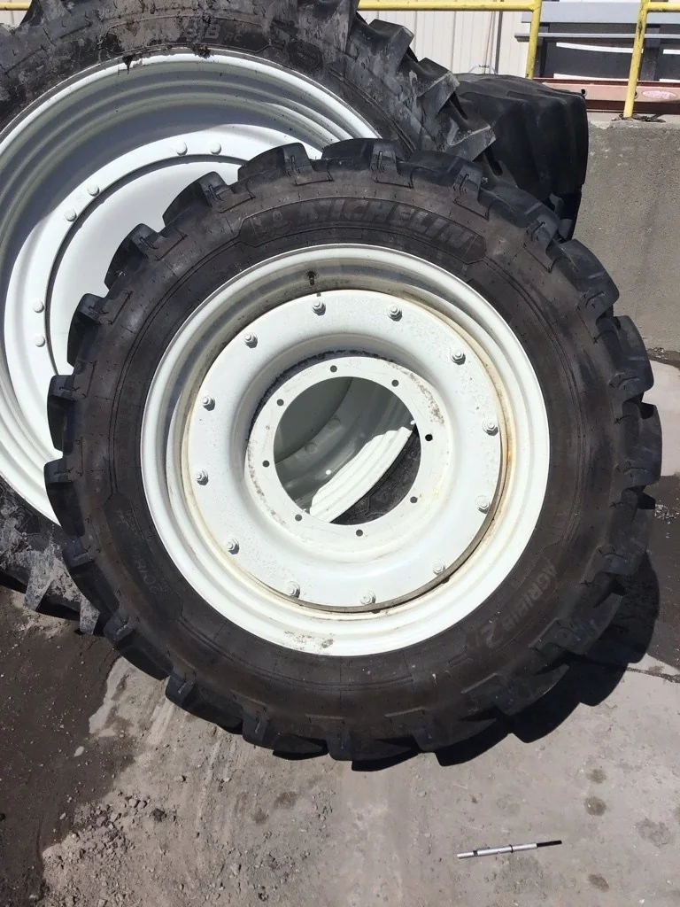 Used 320/85R34 133A8 Michelin Agribib2 TL R-1W 80-85% On 10 x 34 (8-15.945-14.281) R&R/Di