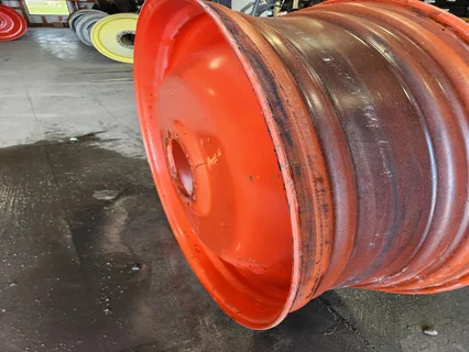 Take-Off 15 x 50 (10-13.19-11.07) Claas Orange Dual Wheel image 10