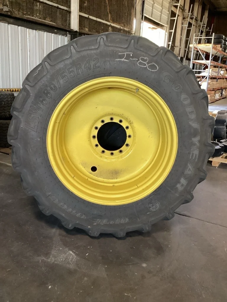 Used LSW 680/55R42 171D Goodyear Optitorque TL R-1 90-95% On 23 x 42 12-13.976-11.857-1 Sprayer