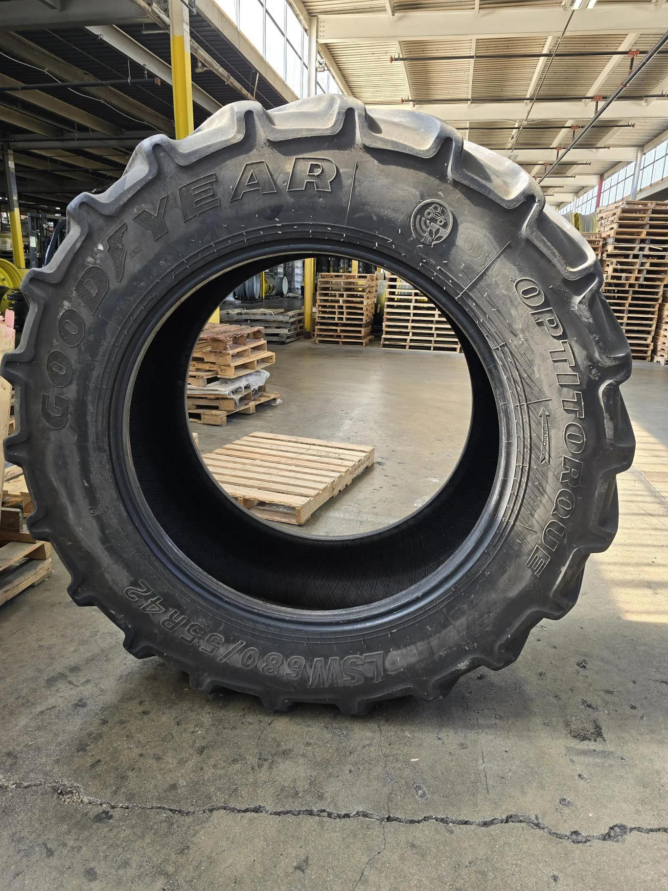 Used LSW 680/55R42 171D Goodyear Optitorque TL R-1 90-95%
