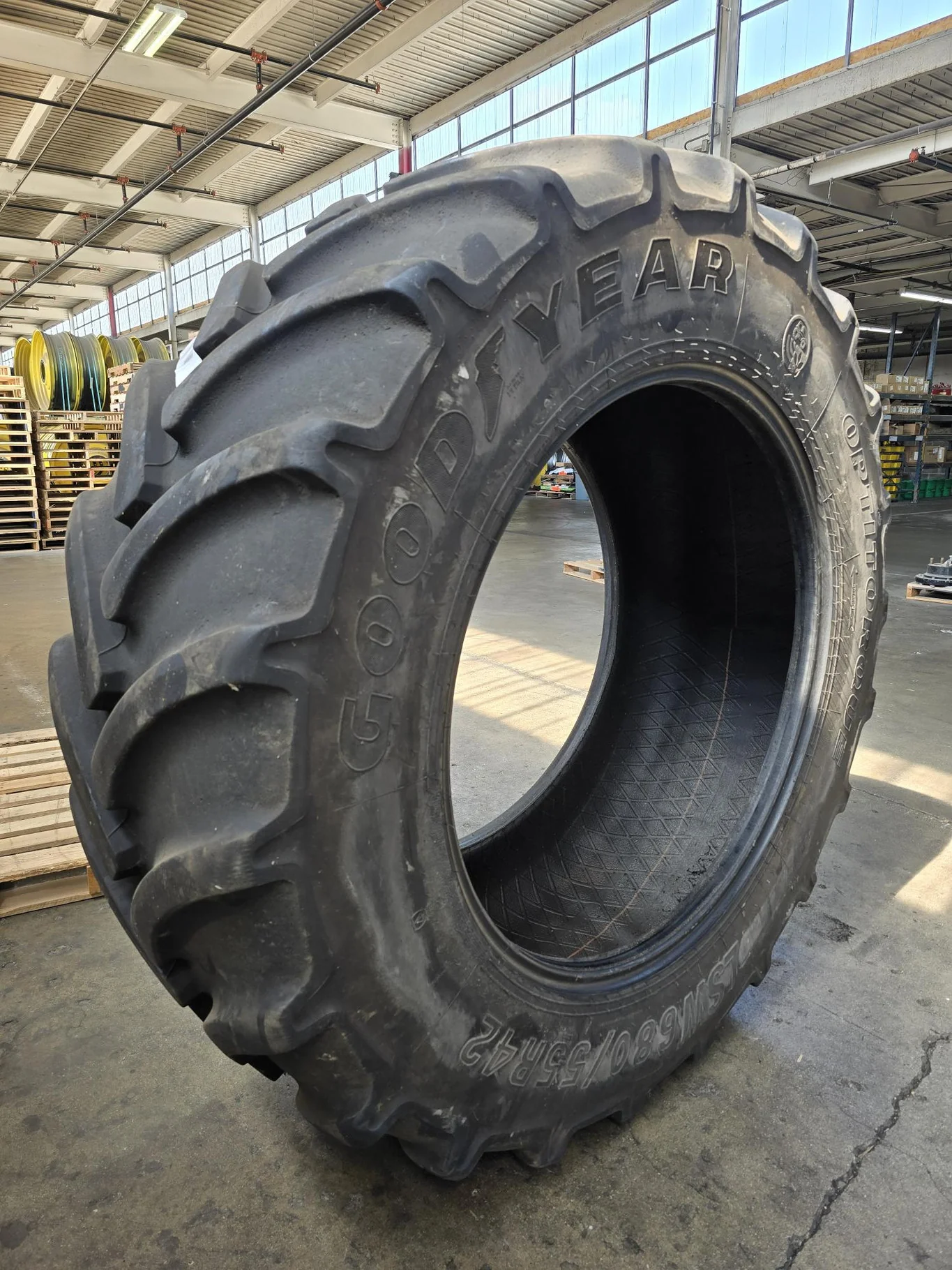 Used LSW 680/55R42 171D Goodyear Optitorque TL R-1 90-95% image 2