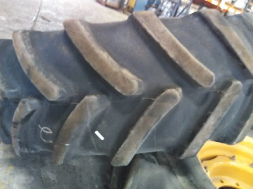 Used 480/70R30 152D Firestone MaxiTraction TL R-1W 90-95% On 15 x 30 (12-16.732-14.620) Waffle 2 Bol image 3