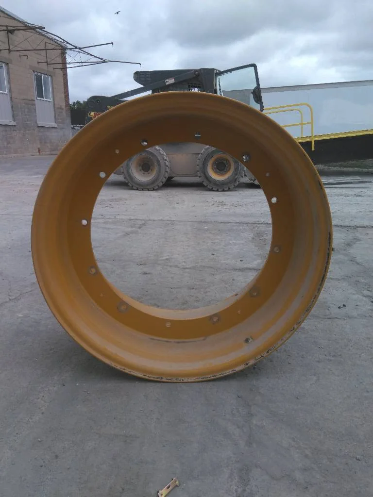 Used 23 x 38 12-30.375-28.440 Versatile Yellow Rim And Rail Wheel image 3