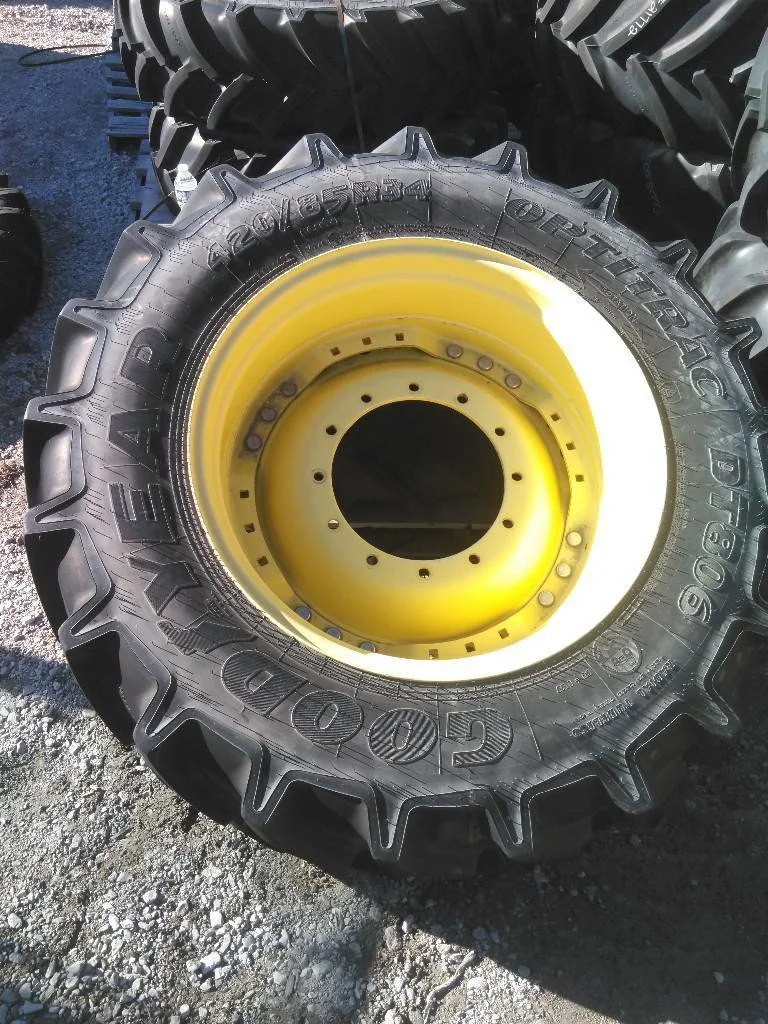 Used 420/85R34 147A8 Goodyear Optitrac DT806 TL R-1W 85-90% On 10 x 34 (12-16.732-14.620) Waffle 3