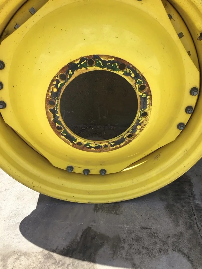 Used 15 x 34 10-13.19-11.07 Waffle 3 Bolt With Disc image 4