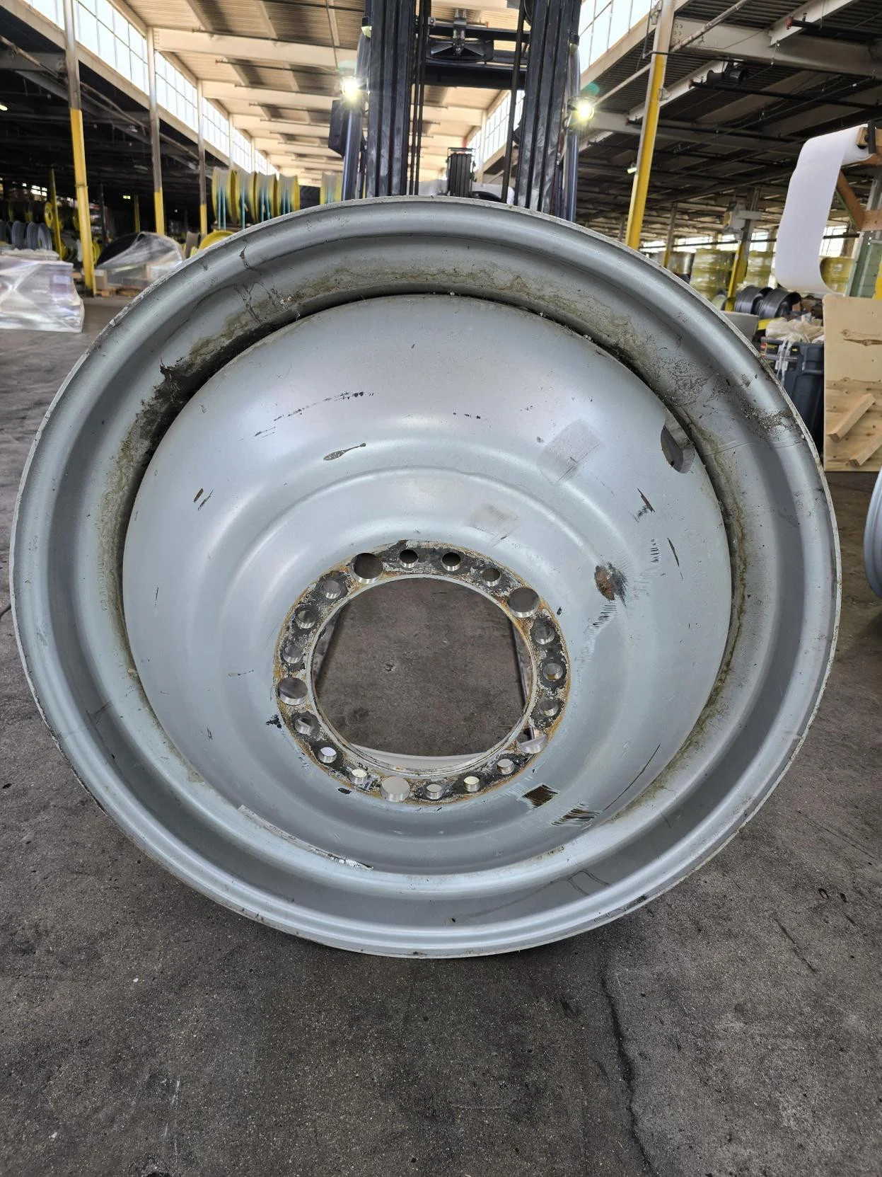 Take-Off 20 x 42 20-13.19-11.07 Dolly Dual Case Silver Wheel