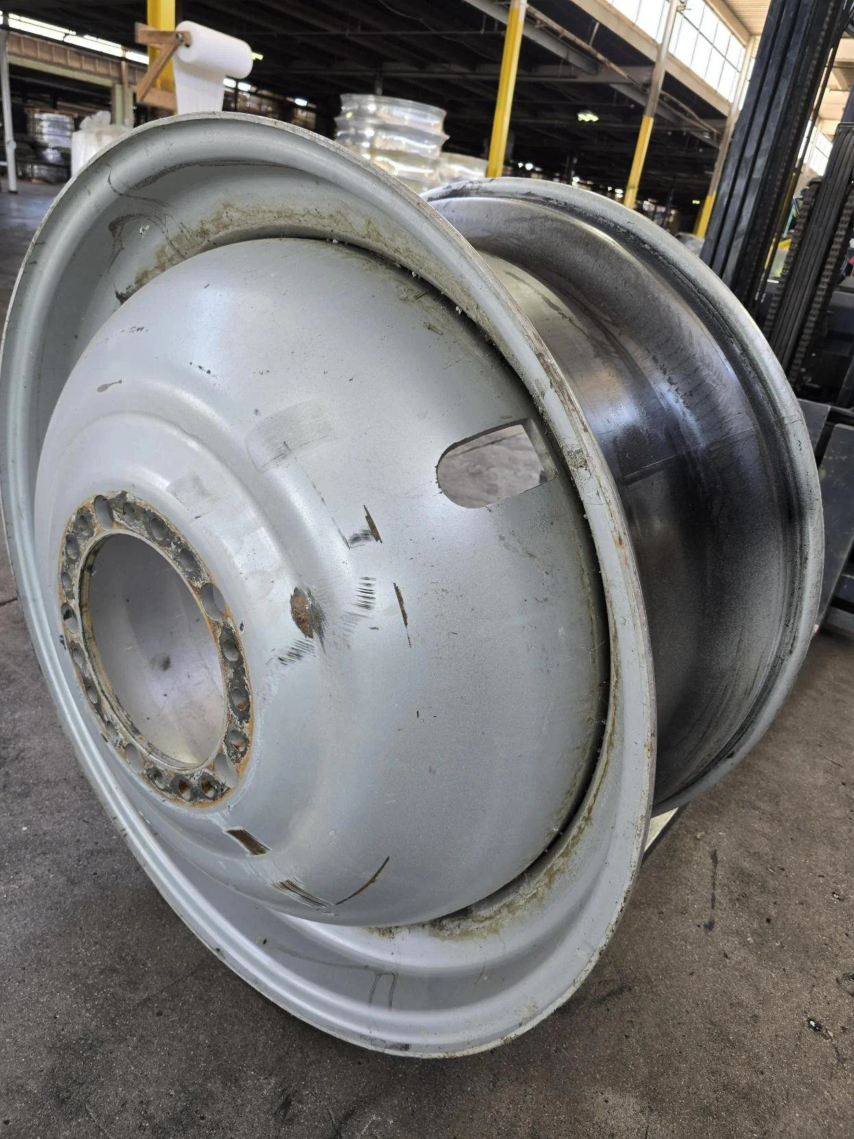 Take-Off 20 x 42 20-13.19-11.07 Dolly Dual Case Silver Wheel image 2