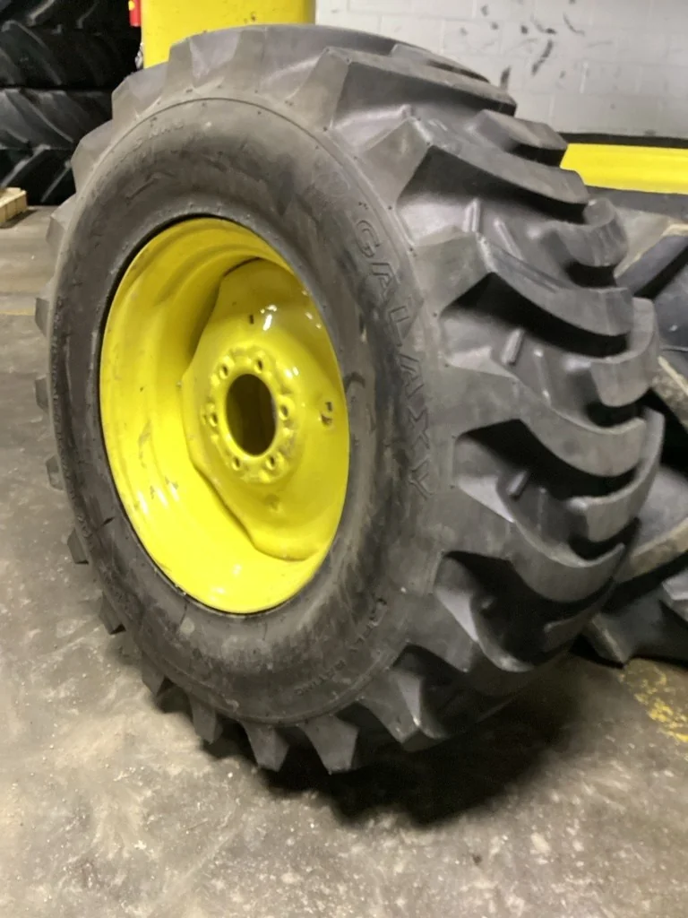 Take-Off 15-19.5 6 PLY Galaxy Marathoner TL R-4 95-100% On 12.25 x 19.5 6-6-4.62 JD Implement Wheel image 2