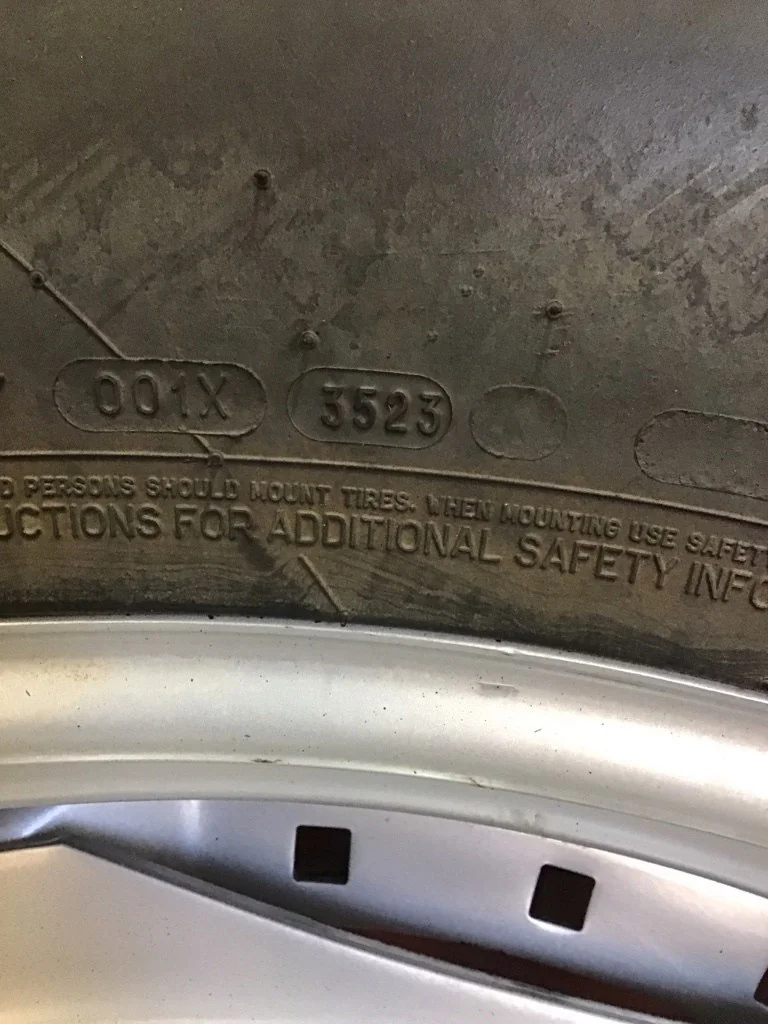 Take-Off VF420/85R34 154A8 Michelin Yieldbib TL R-1W 95-100% On 13 x 34 (12-16.732-14.620)  Waffle image 2