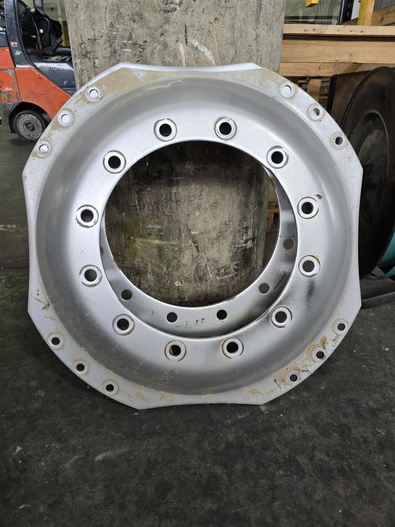 Take-Off 34" Disc 12-16.732-14.620 Waffle 3 Bolt Case Silver