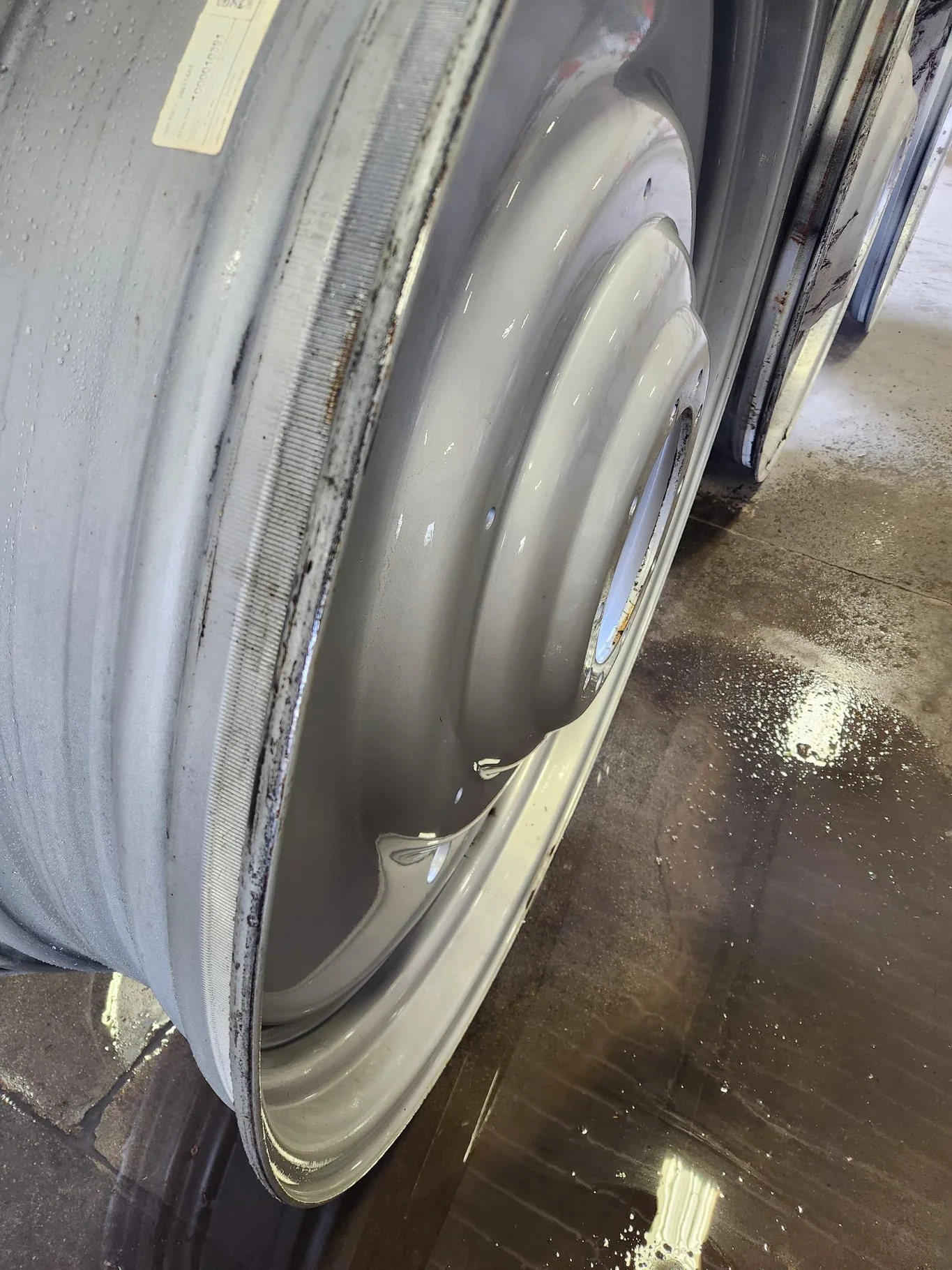 Used 15 x 50 10-13.19-11.07 Dual Case Silver Wheel image 10