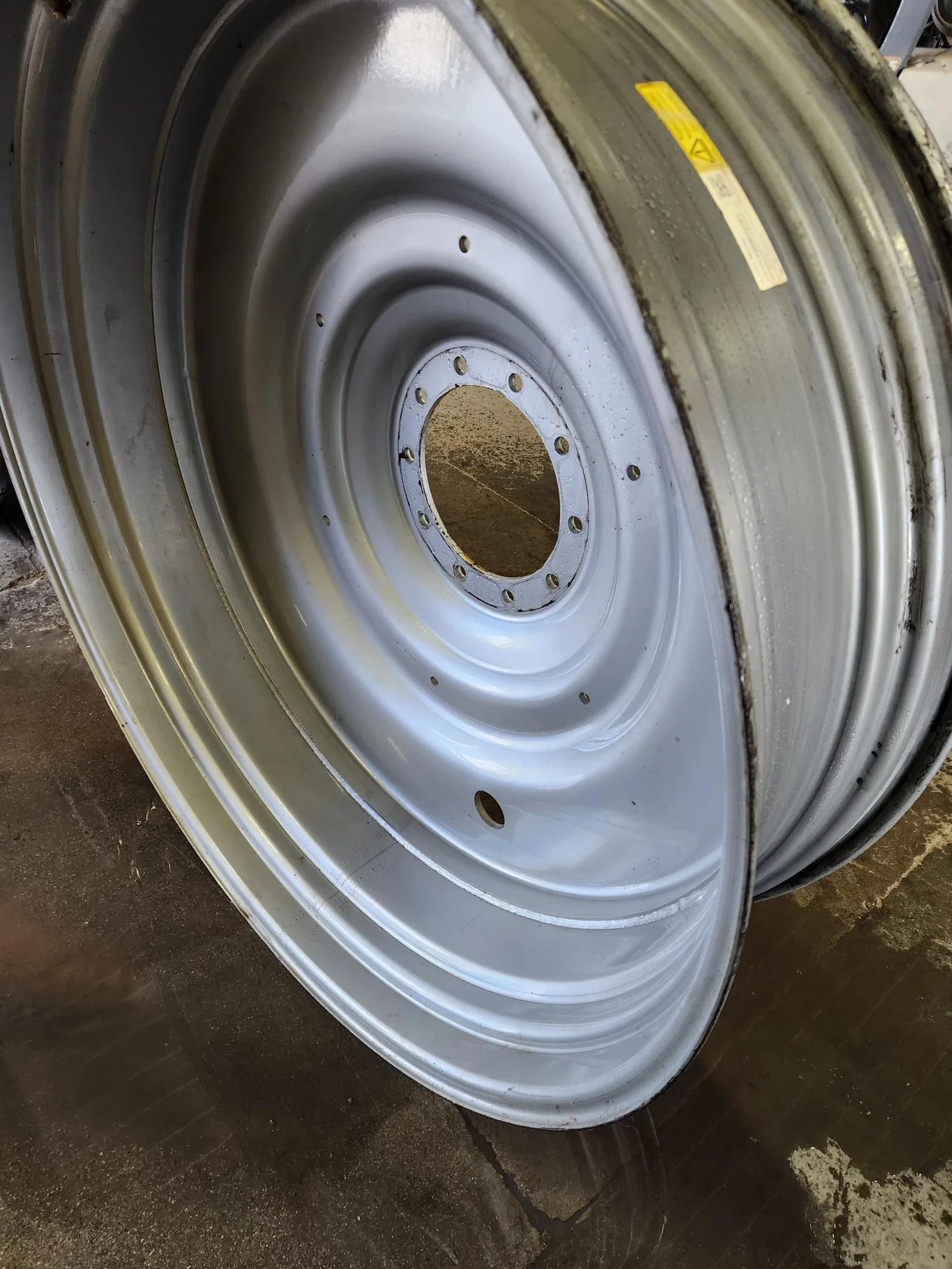 Used 15 x 50 10-13.19-11.07 Dual Case Silver Wheel image 11