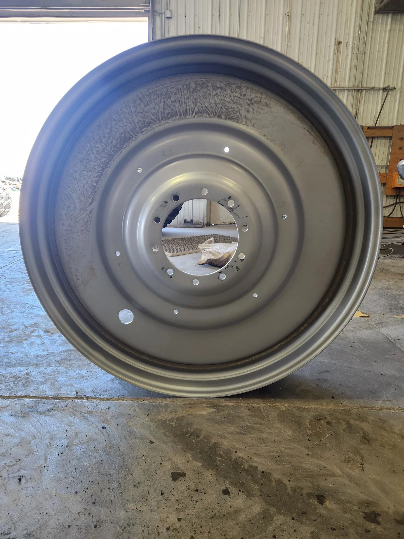 Used 15 x 50 10-13.19-11.07 Dual Case Silver Wheel image 5