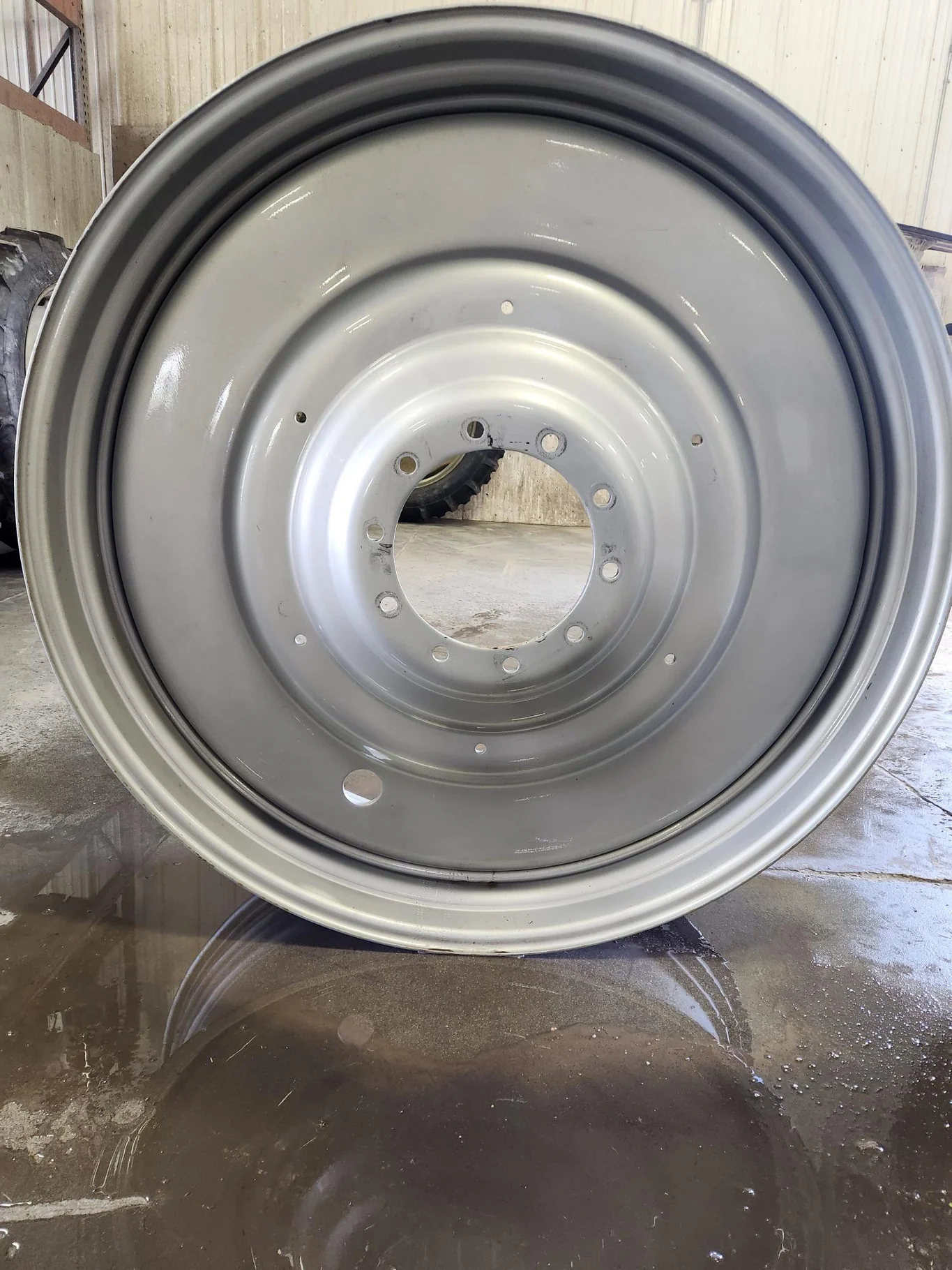 Used 15 x 50 10-13.19-11.07 Dual Case Silver Wheel image 9