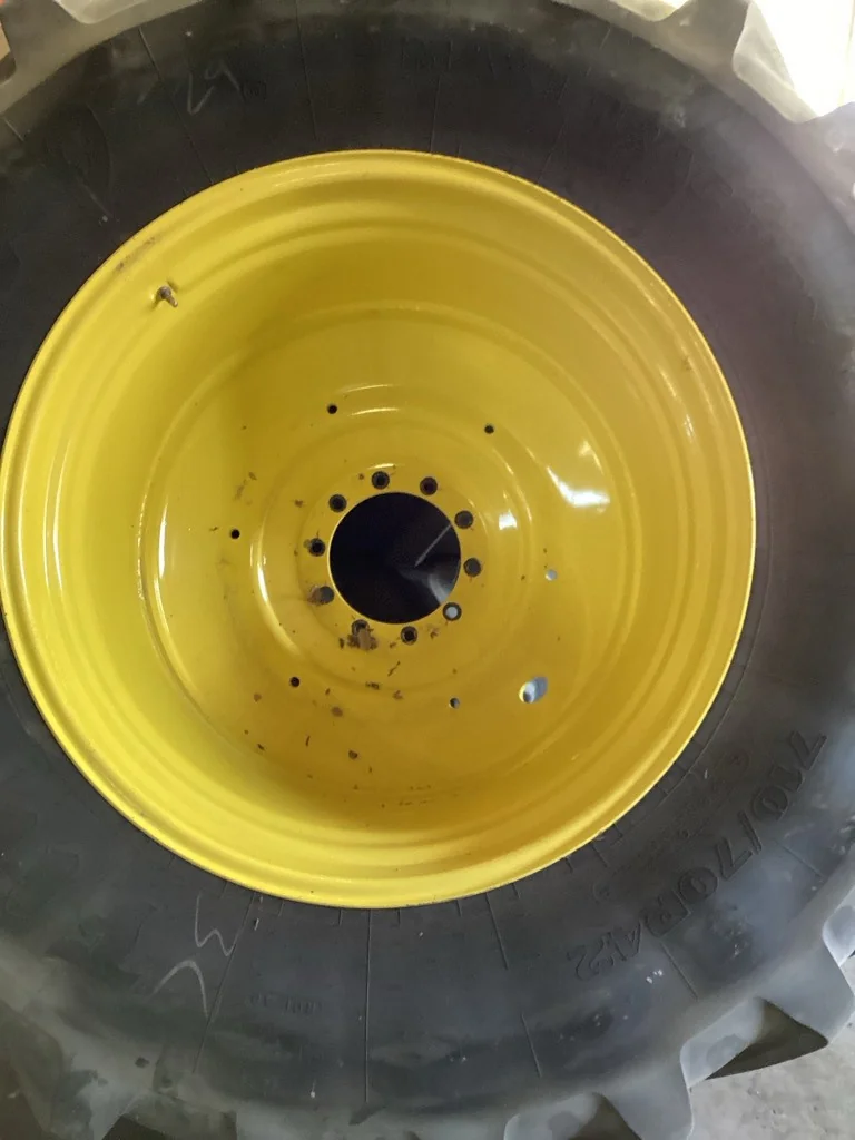 USED 710/70R42 168D Firestone Maxi Traction TL R-1W 90-95% On 23 X 42 10-13.19-11.07 Dual Wheel image 3