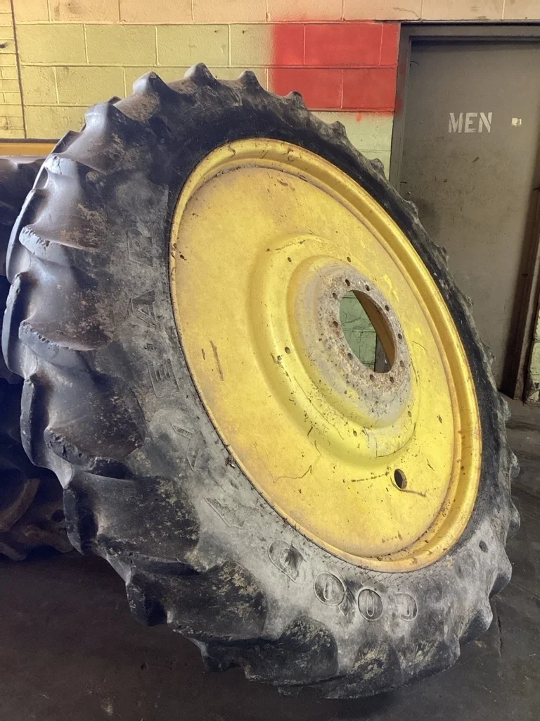 Used 380/90R54 152A8 Goodyear Super Traction Radial DT800 TL R-1W 50-55% On 12 X 54 10-13.19-11.07 image 2