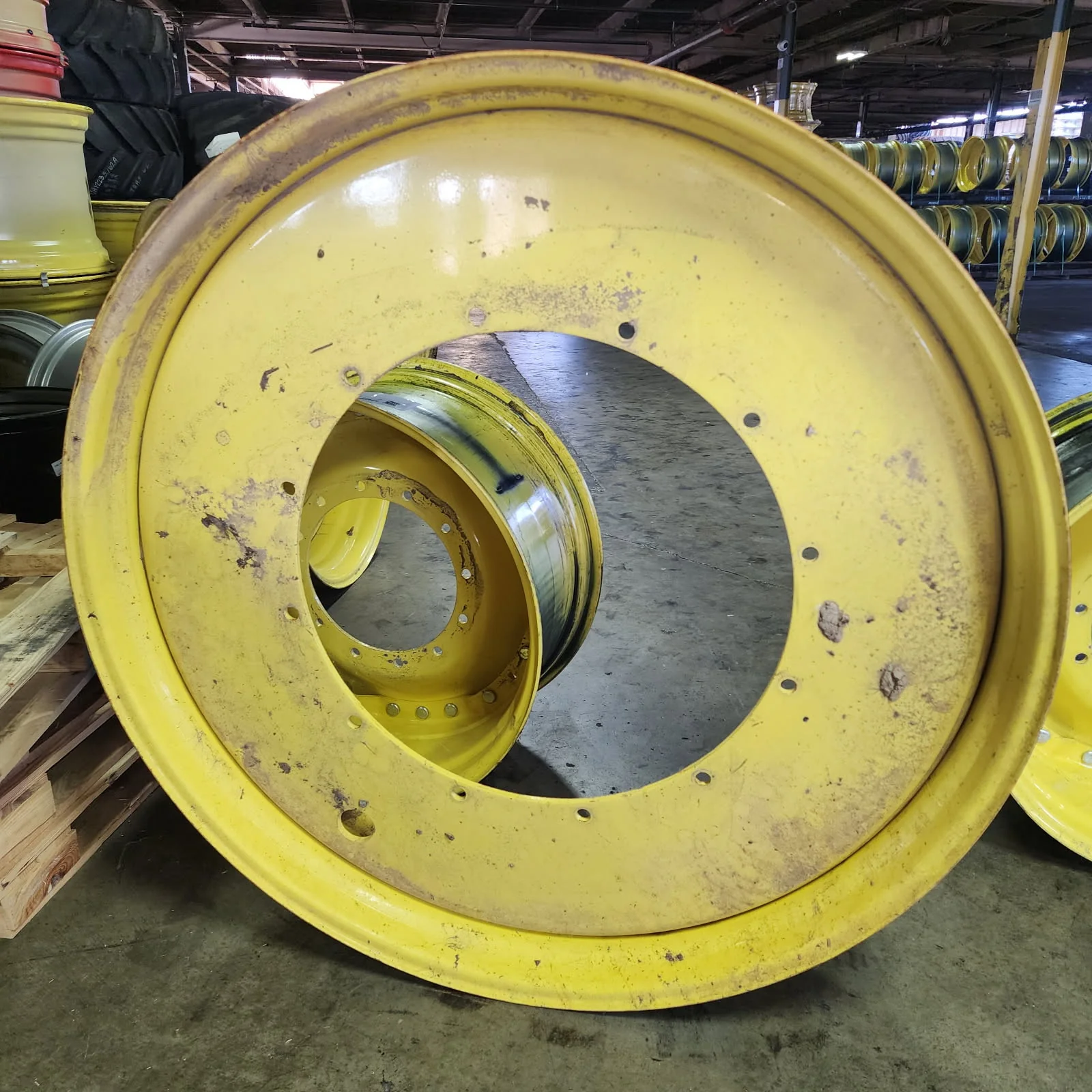 Used 12 X 54 12-32.047-30.079 Rim & Rail Yellow Wheel image 3