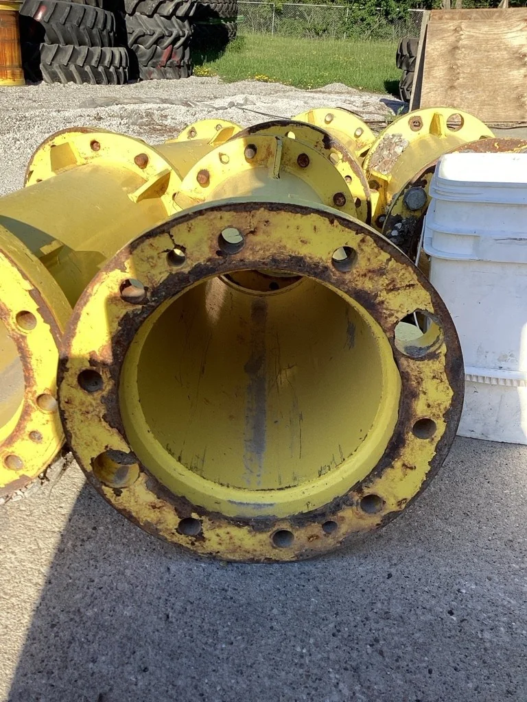 Used 29.5" Extension JD Hub (With Hardware) (10-13.19-11.07) image 3
