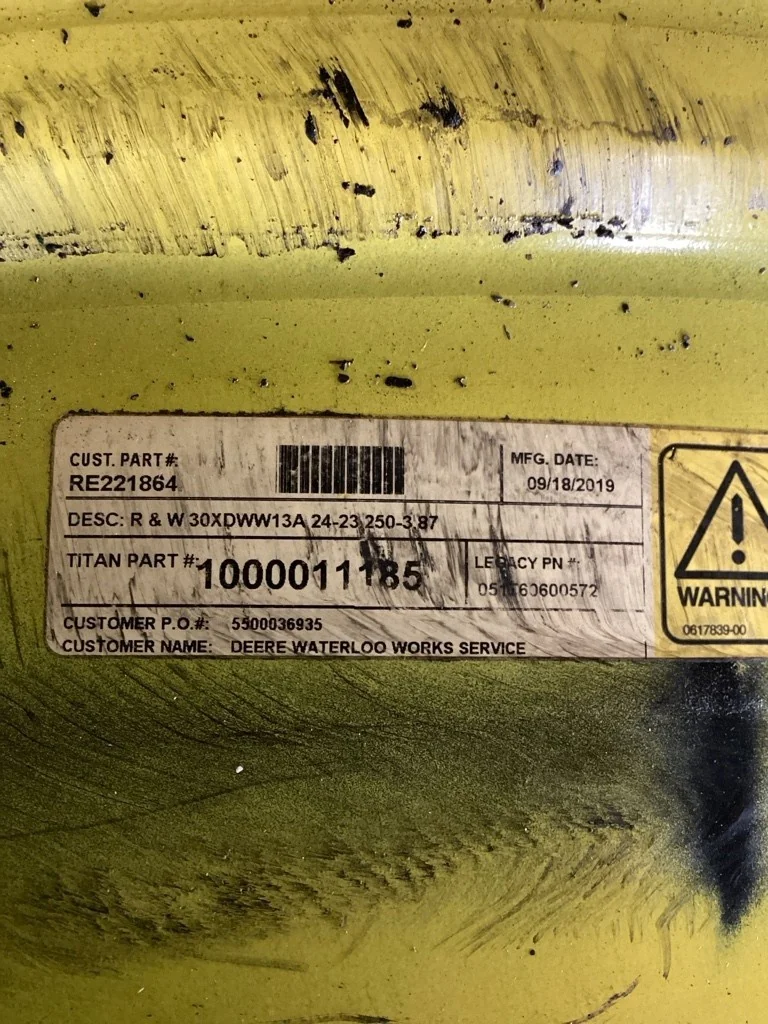 Used 13 x 30 12-16.732-14.620 Titan Waffle 3 Bolt With Disc Paint In Fair Condition image 3