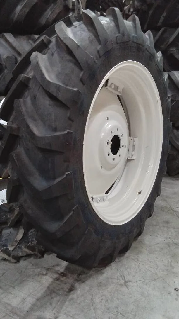 Take-Off 13.6R38 125B Michelin Agribib TL R-1W 95-100% On 12 x 38 (8-8-5.51) 4/2 Square Clamp/Disc image 2
