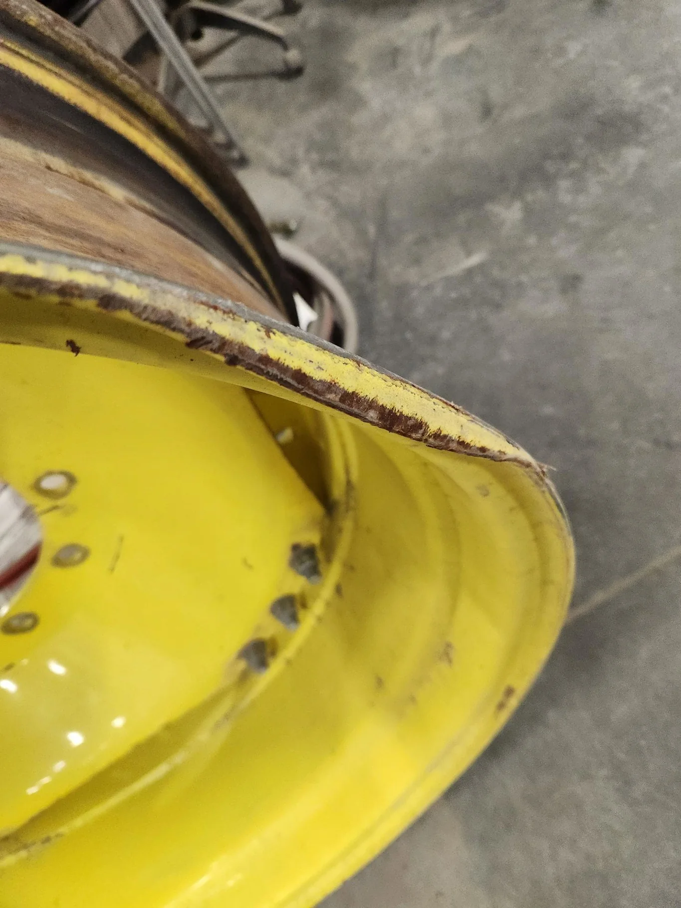 Used 15 x 34 10-13.19-11.07 Waffle 3 Bolt Yellow Wheel w/ Disc image 3