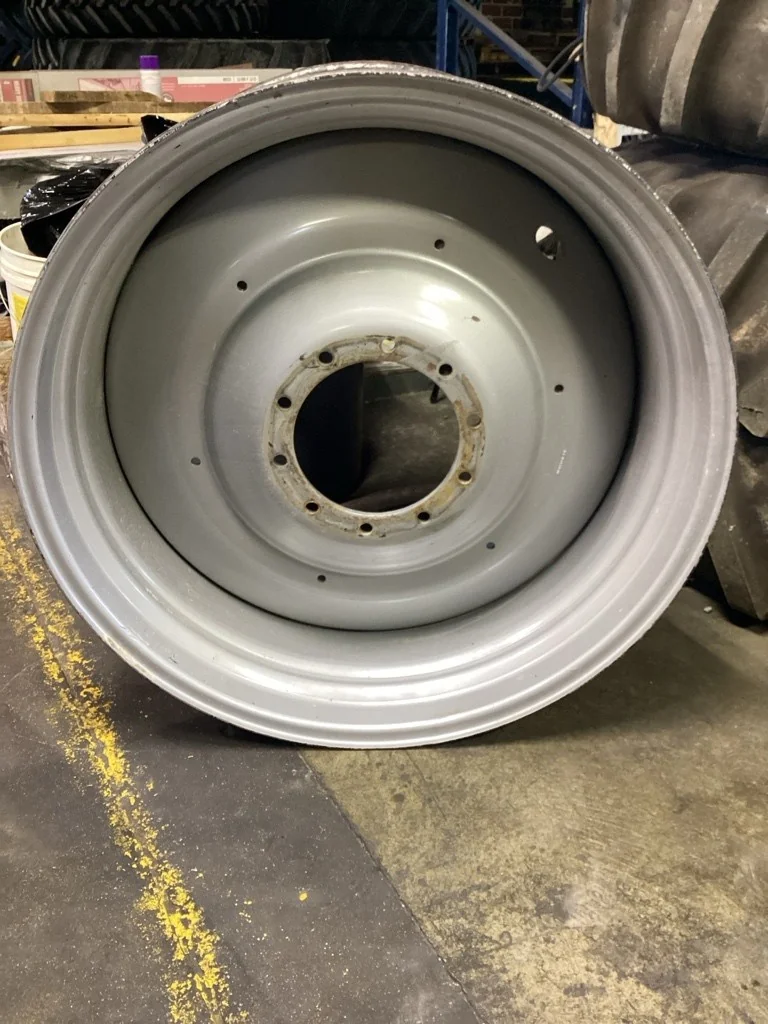 Used 23 x 42 10-13.19-11.07 Dual Case Silver Wheel